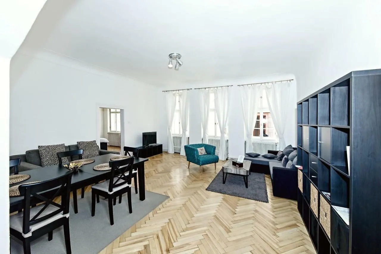 Royal View Apartments Prag